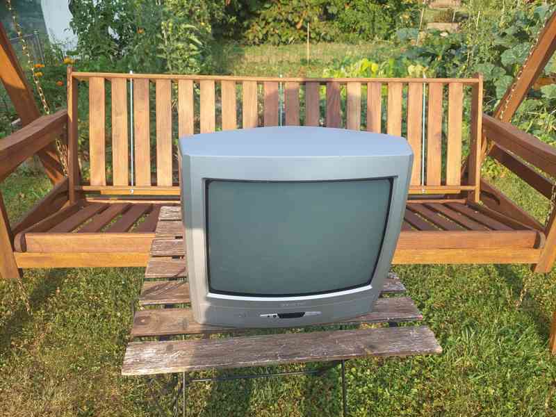 CRT barevný televizor - ideální např. na retrogaming - foto 2