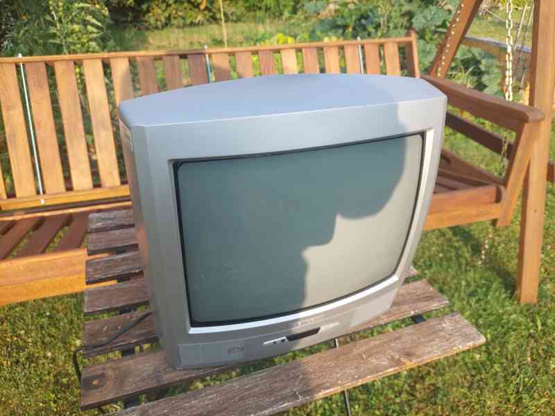 CRT barevný televizor - ideální např. na retrogaming - foto 3