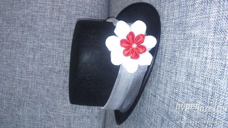 cylindr na auto ženicha - foto 2