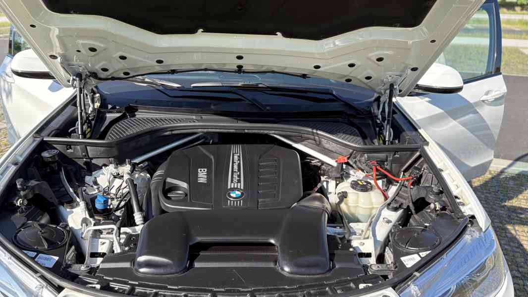 BMW X5 (f15) 30d x-drive, M-packet, 190 kw, originál tažné - foto 14