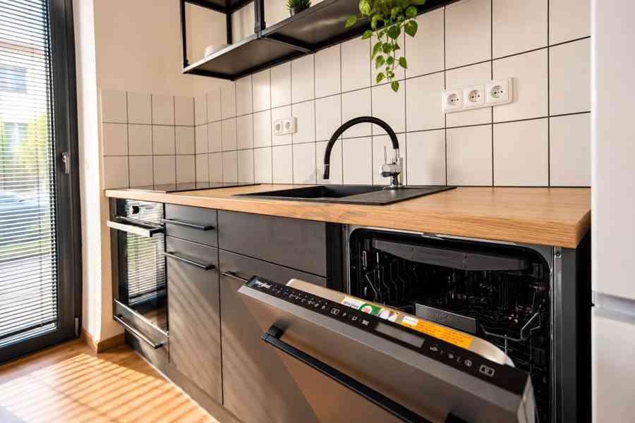 EXKLUZIVNÍ PRONÁJEM 2+KK V BRNĚ-ŠTÝŘICÍCH - foto 4