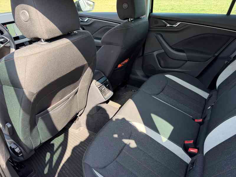 Škoda Scala, 130 let Premium, 85 kW, automat, šedá graphite - foto 12