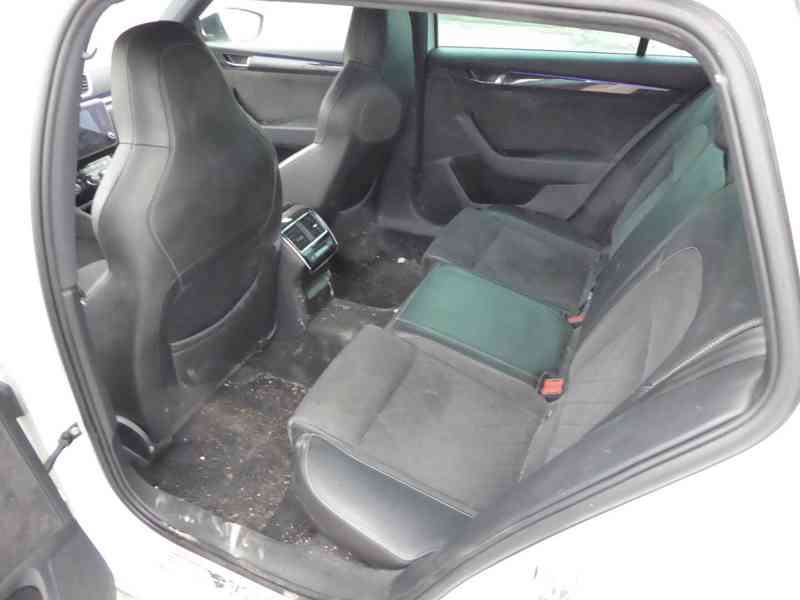 ŠKODA Superb Combi Sportline 2,0 TDI 140 kW 4x4 DSG - foto 10