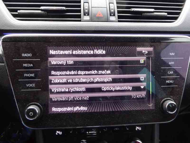 ŠKODA Superb Combi Sportline 2,0 TDI 140 kW 4x4 DSG - foto 33