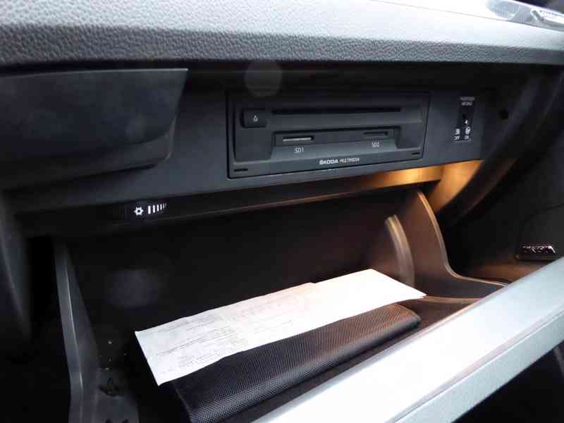 ŠKODA Superb Combi Sportline 2,0 TDI 140 kW 4x4 DSG - foto 39