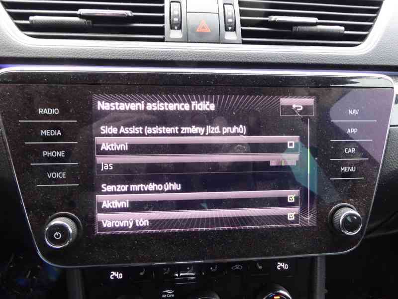 ŠKODA Superb Combi Sportline 2,0 TDI 140 kW 4x4 DSG - foto 32