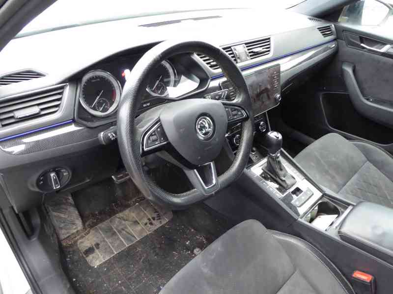 ŠKODA Superb Combi Sportline 2,0 TDI 140 kW 4x4 DSG - foto 20