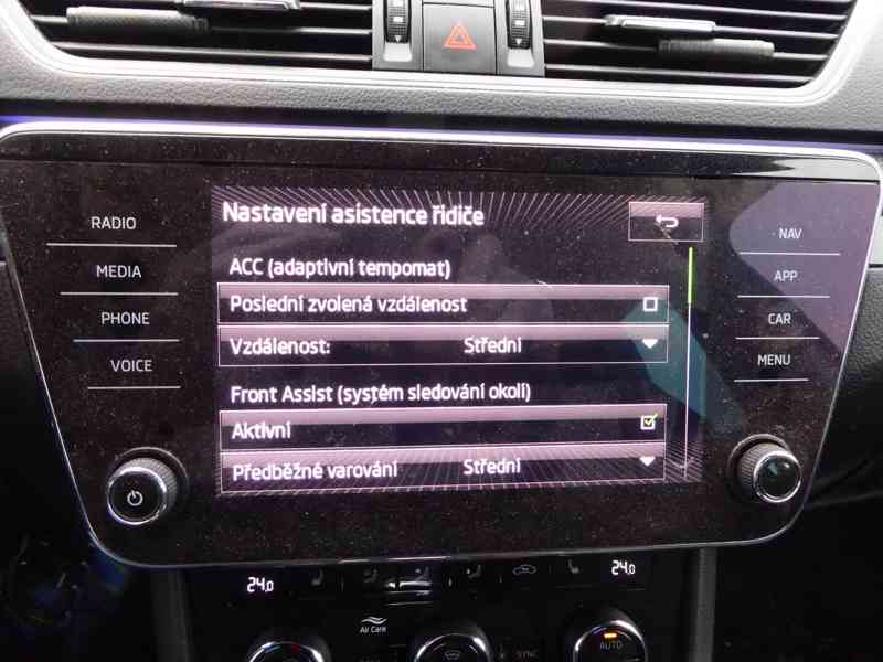 ŠKODA Superb Combi Sportline 2,0 TDI 140 kW 4x4 DSG - foto 31