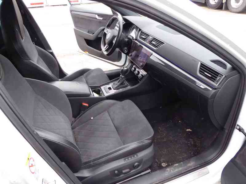 ŠKODA Superb Combi Sportline 2,0 TDI 140 kW 4x4 DSG - foto 17