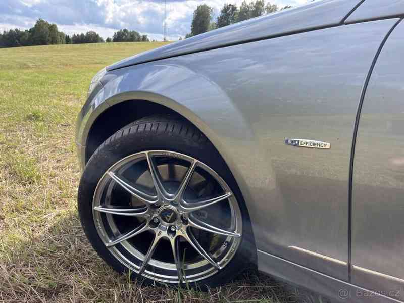 Mercedes-Benz Třídy C C350 CDI V6 17Okw r.v.2010 - foto 15