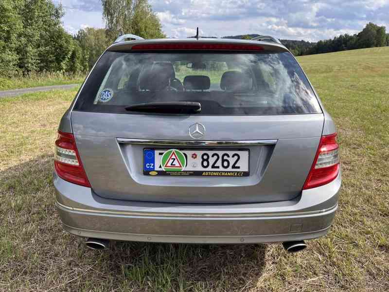 Mercedes-Benz Třídy C C350 CDI V6 17Okw r.v.2010 - foto 11