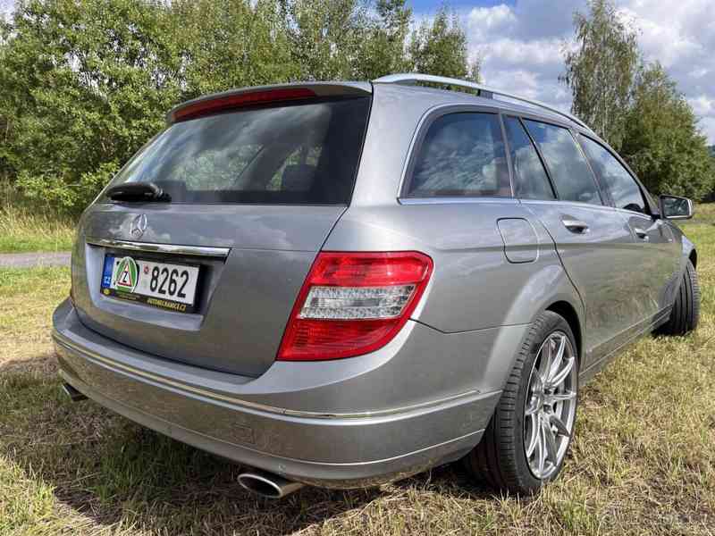 Mercedes-Benz Třídy C C350 CDI V6 17Okw r.v.2010 - foto 3