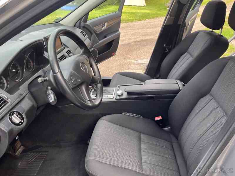 Mercedes-Benz Třídy C C350 CDI V6 17Okw r.v.2010 - foto 9