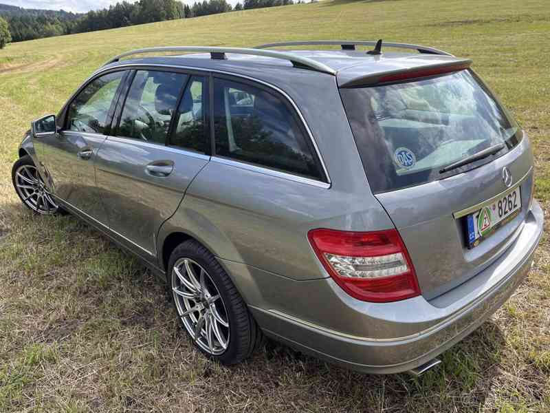 Mercedes-Benz Třídy C C350 CDI V6 17Okw r.v.2010 - foto 2