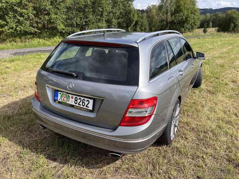 Mercedes-Benz Třídy C C350 CDI V6 17Okw r.v.2010 - foto 13