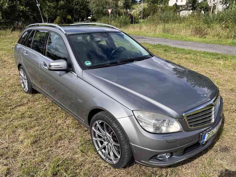 Mercedes-Benz Třídy C C350 CDI V6 17Okw r.v.2010 - foto 17