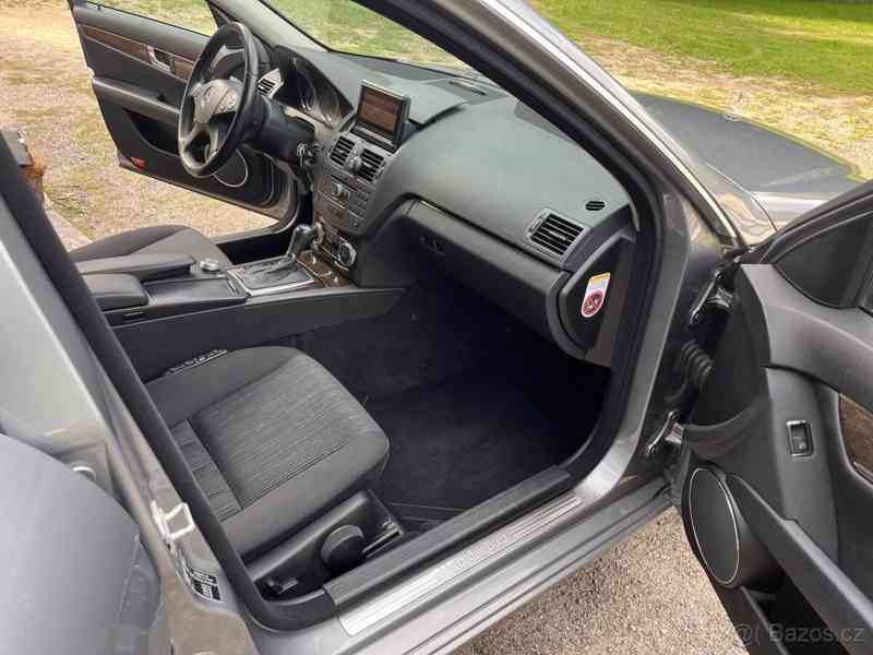 Mercedes-Benz Třídy C C350 CDI V6 17Okw r.v.2010 - foto 6