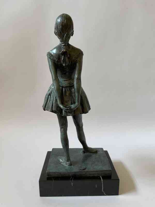 Baletka tanečnice - bronzová socha na mramoru - foto 4