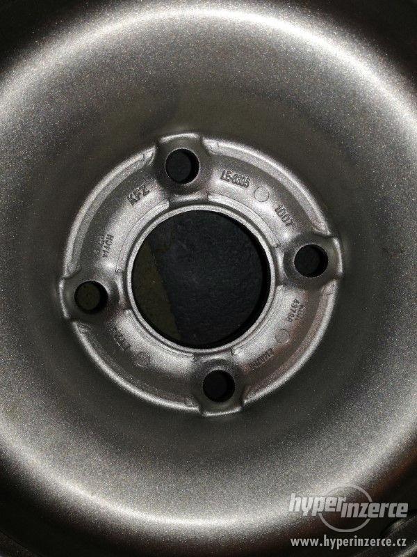 Plechové stříbrné disky s ventilky (5 1/2 J x 14) - foto 2