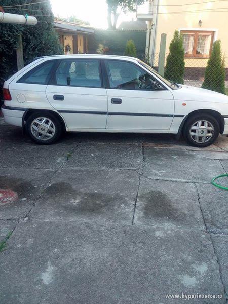 opel astra f - foto 1
