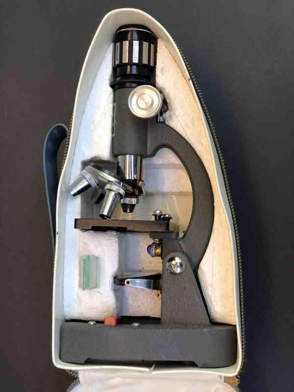 Japonský Mikroskop 100-600X. Plně funkční, včetně kufru a př - foto 5