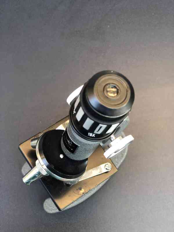 Japonský Mikroskop 100-600X. Plně funkční, včetně kufru a př - foto 6