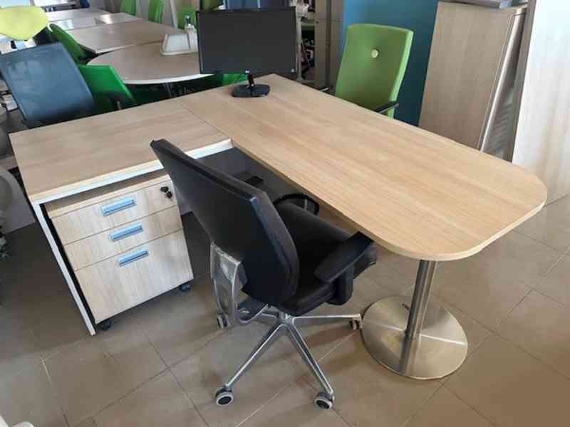 kancelářský stůl  - foto 2