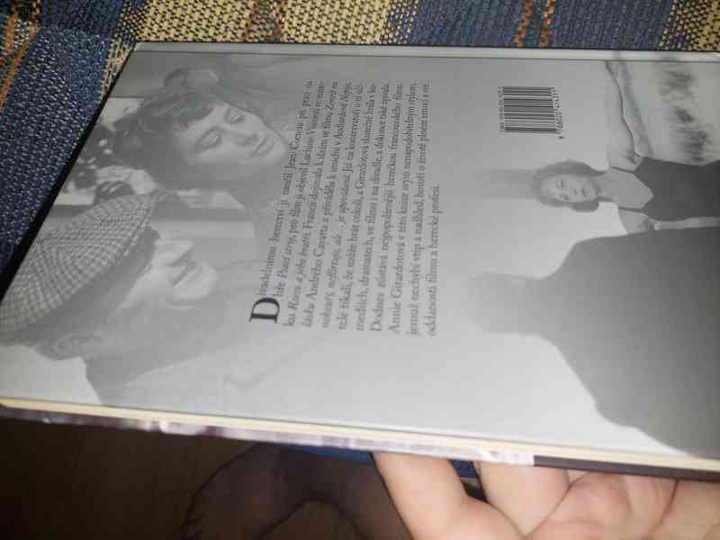 Horká  krev anna  Girardotova  - foto 2
