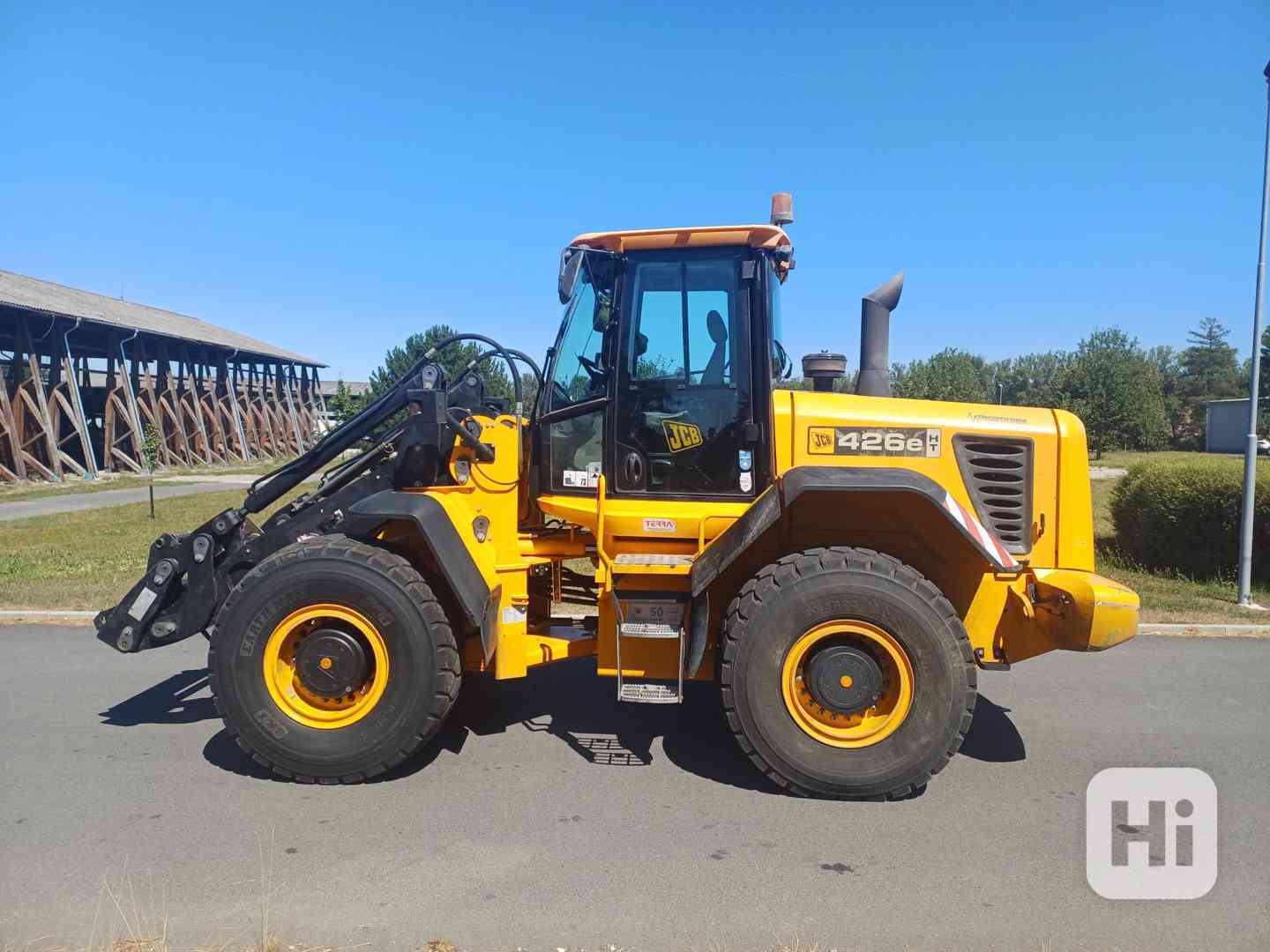 Čelní kolový nakladač JCB 426e  - foto 1