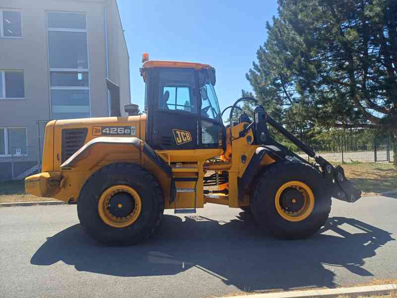 Čelní kolový nakladač JCB 426e  - foto 3