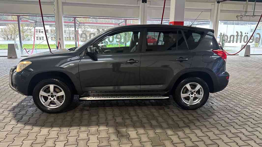 Toyota RAV 4 2,0i Executive benzín 4x4 112kw - foto 3