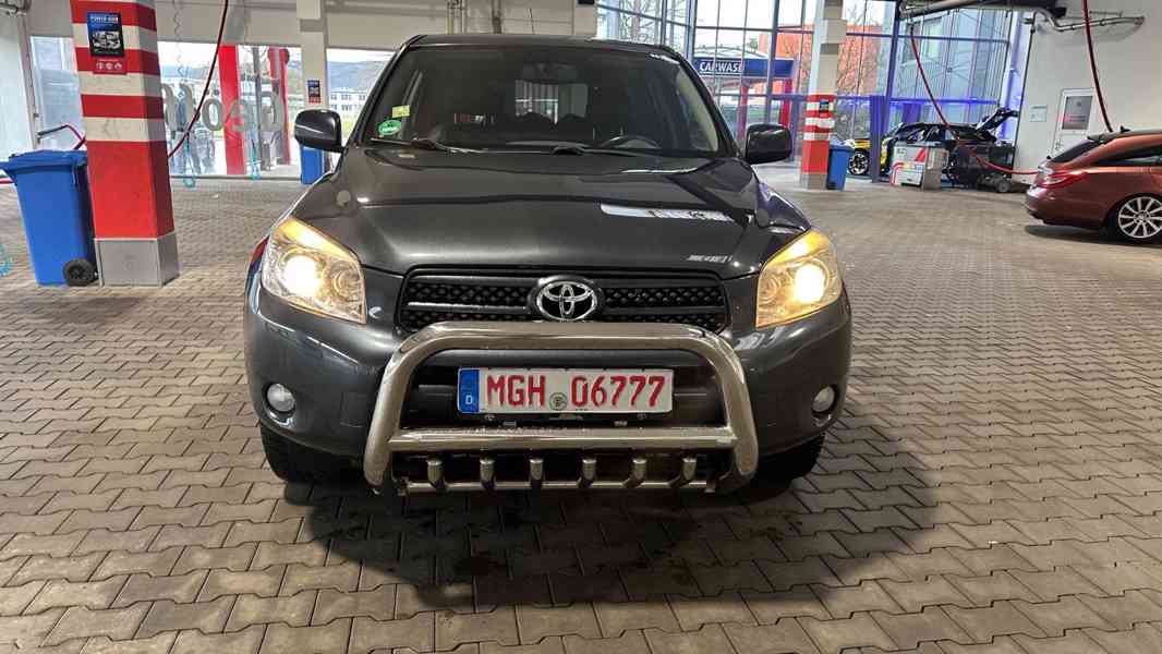 Toyota RAV 4 2,0i Executive benzín 4x4 112kw - foto 4