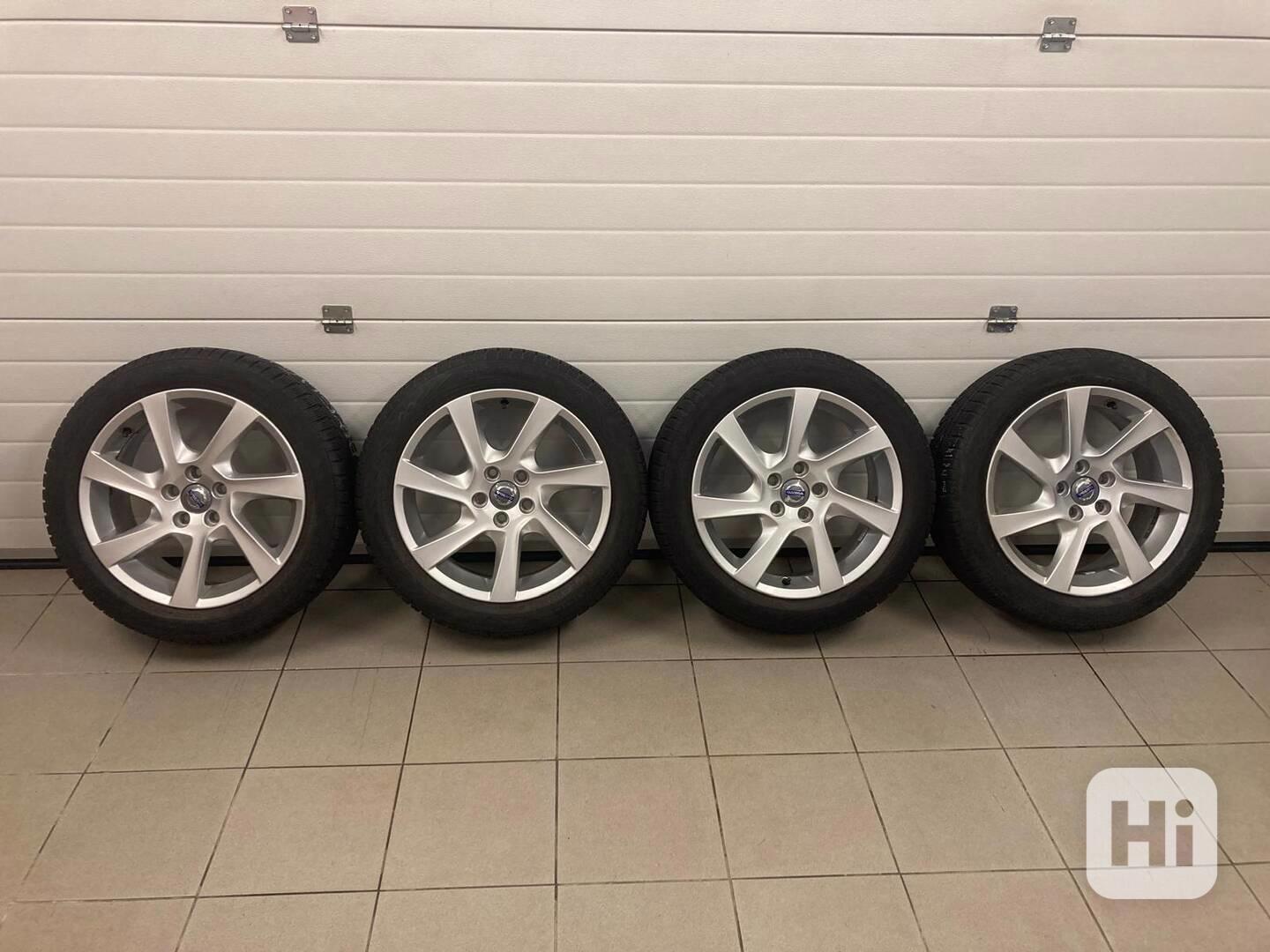 17’ original Volvo 7Jx17x50 (V60), pneu Nokian M+S 215/50R17 - foto 1