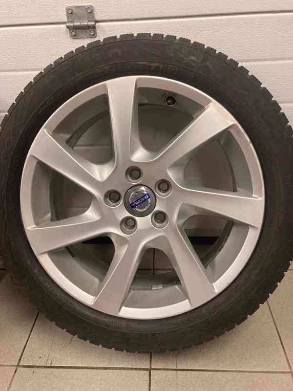 17’ original Volvo 7Jx17x50 (V60), pneu Nokian M+S 215/50R17 - foto 3