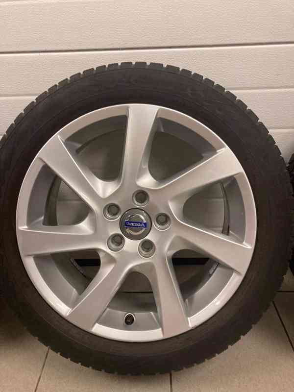 17’ original Volvo 7Jx17x50 (V60), pneu Nokian M+S 215/50R17 - foto 4