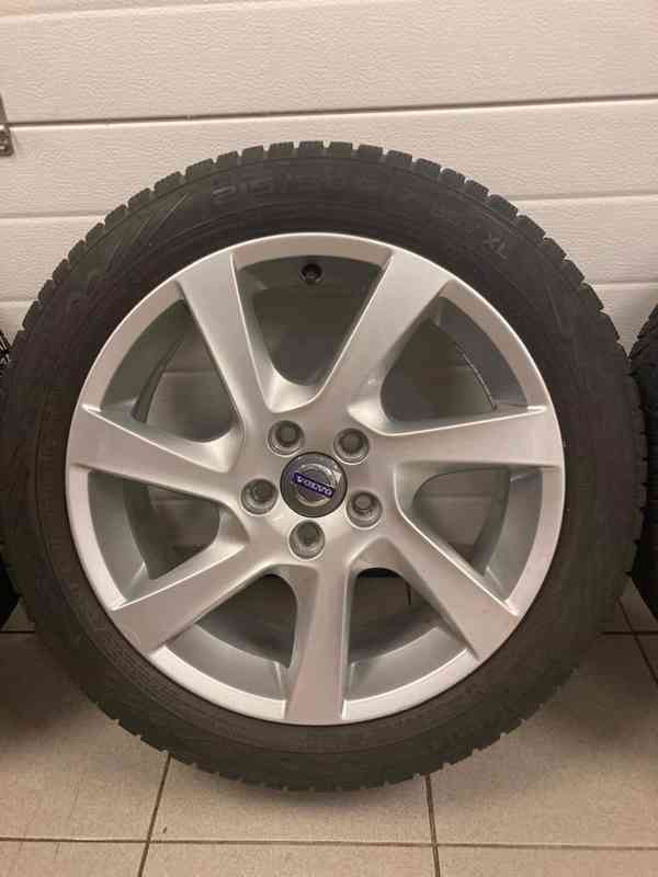 17’ original Volvo 7Jx17x50 (V60), pneu Nokian M+S 215/50R17 - foto 5