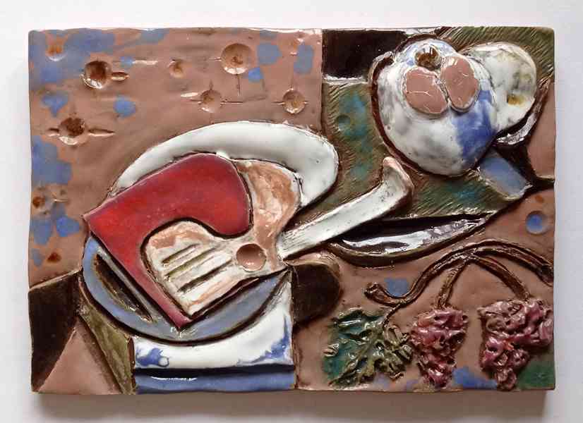 Zátiší s kytarou - keramický závěs