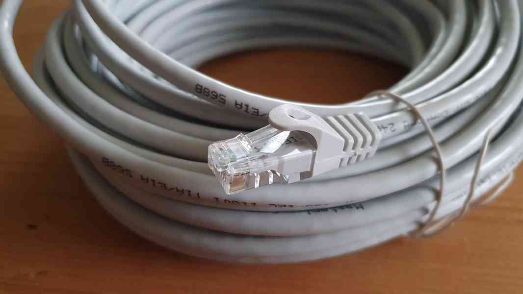 Kvalitní síťový kabel, propojovací, 2× RJ-45 (CAT6)  - foto 3