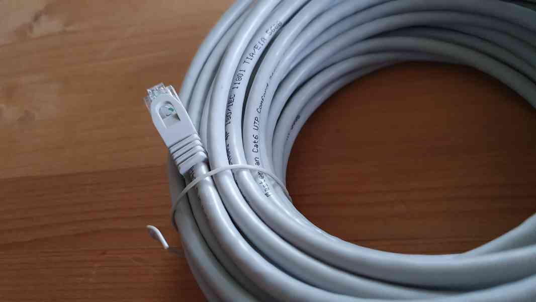 Kvalitní síťový kabel, propojovací, 2× RJ-45 (CAT6)  - foto 7