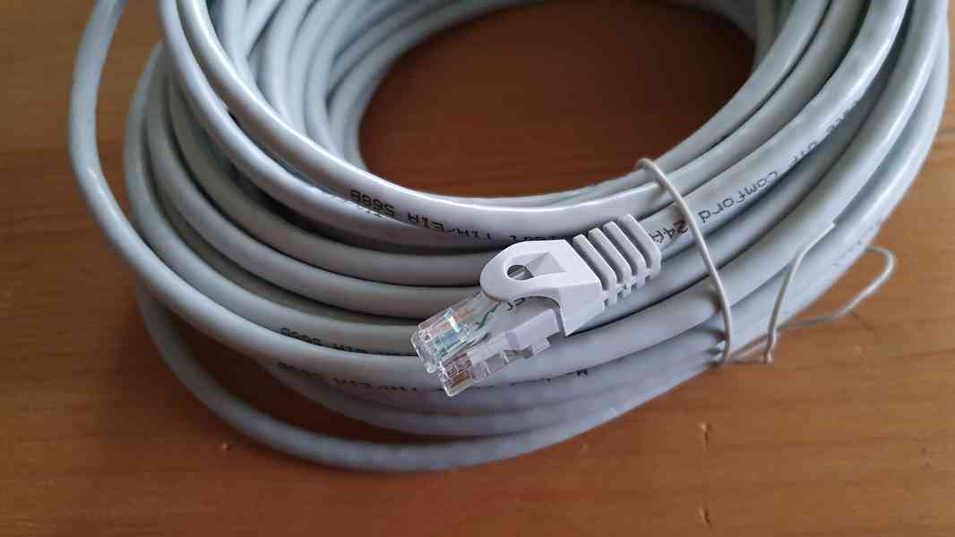 Kvalitní síťový kabel, propojovací, 2× RJ-45 (CAT6)  - foto 8