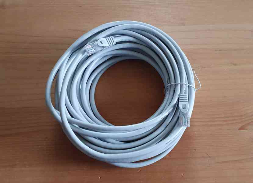 Kvalitní síťový kabel, propojovací, 2× RJ-45 (CAT6)  - foto 2