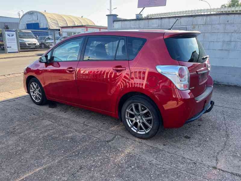 Toyota Verso Life 1.8i benzín 108kw - foto 5
