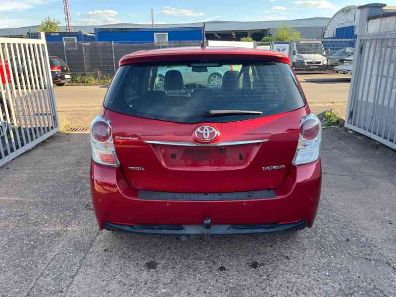 Toyota Verso Life 1.8i benzín 108kw - foto 8