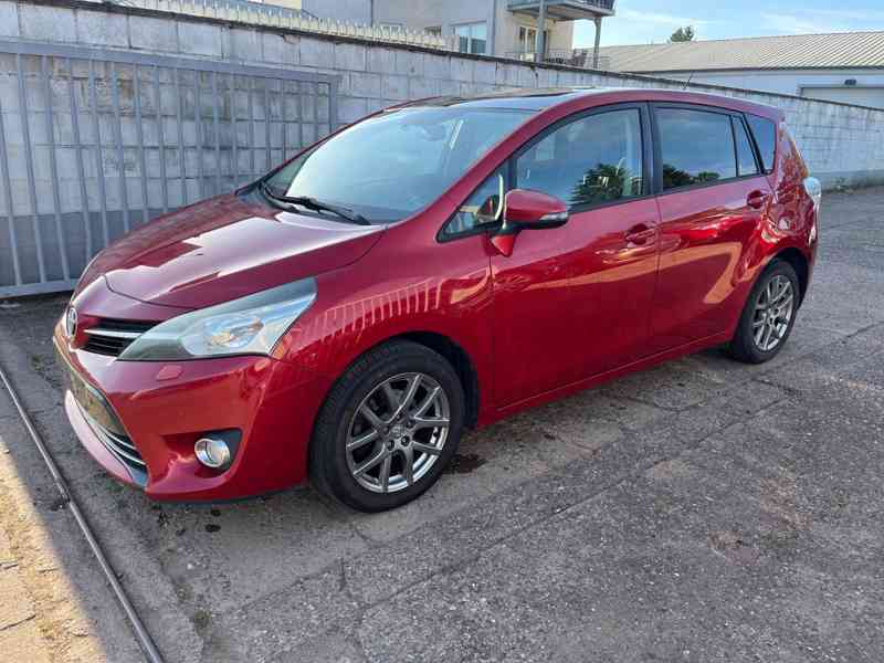 Toyota Verso Life 1.8i benzín 108kw - foto 9
