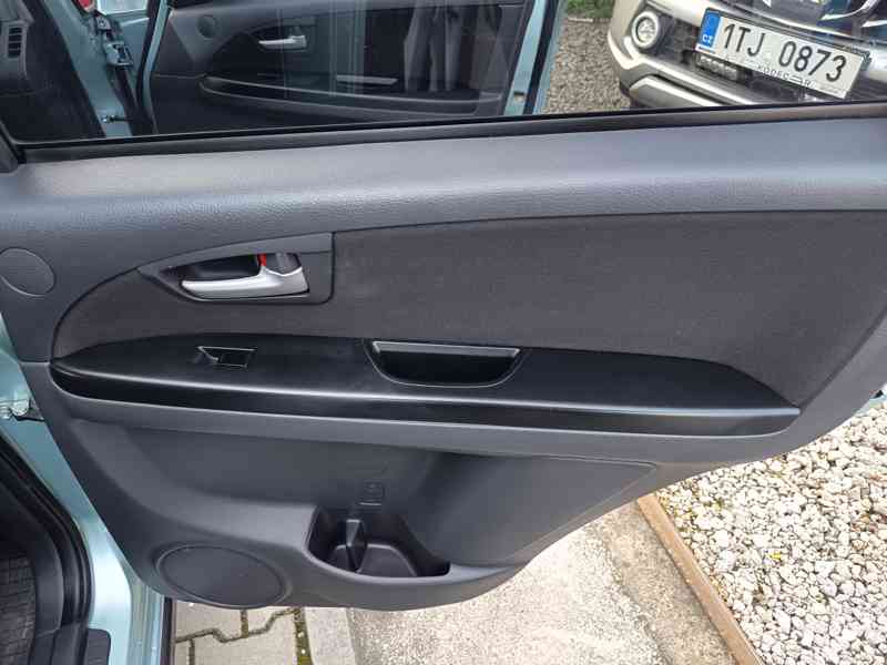 Suzuki SX4 1,6i Comfort ČR NAVI  - foto 19