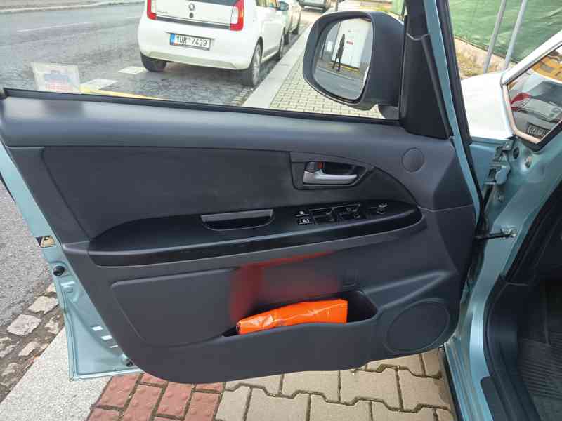 Suzuki SX4 1,6i Comfort ČR NAVI  - foto 22