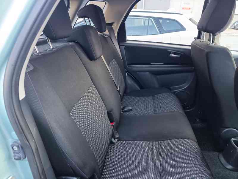 Suzuki SX4 1,6i Comfort ČR NAVI  - foto 15