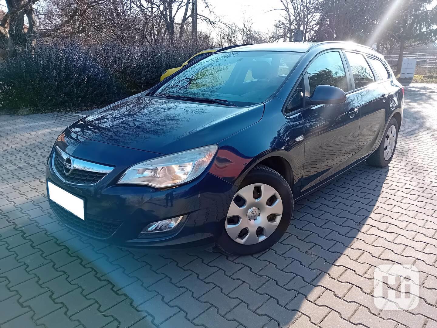 Opel Astra Sport Tourer 1.4 Turbo - foto 1