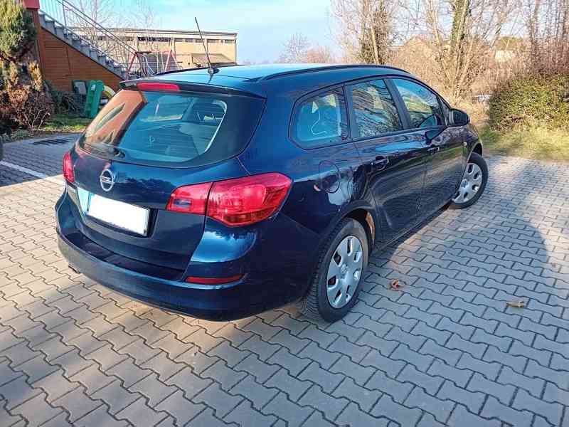 Opel Astra Sport Tourer 1.4 Turbo - foto 3