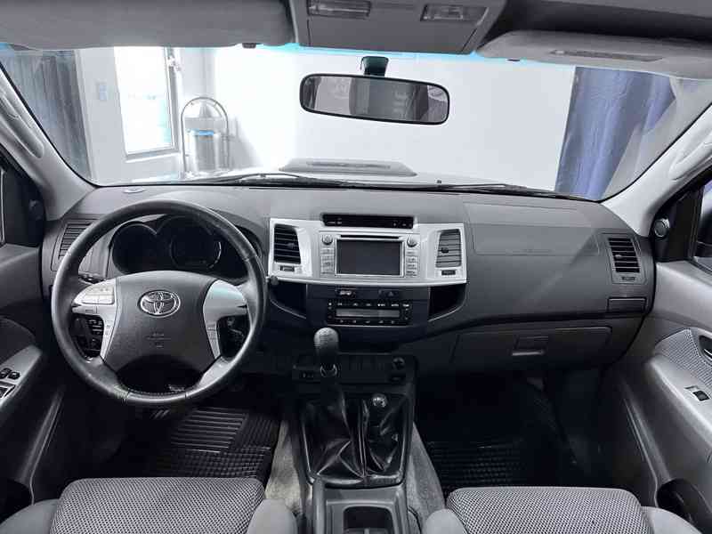Toyota Hilux 3.0 Double Cab 126kw manuál - foto 14